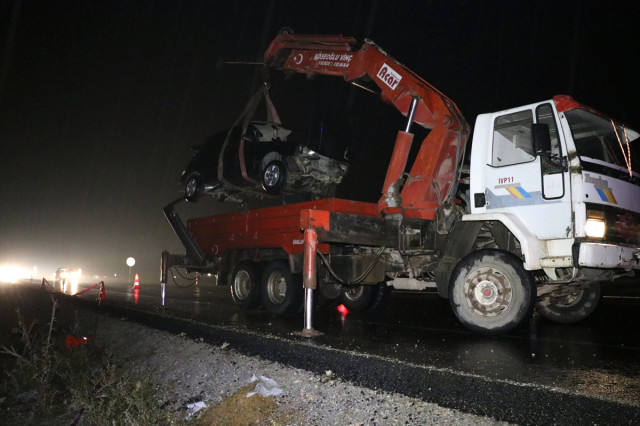 Denizli’de Otomobil Şarampole Devrildi: 1 Ölü, 5 Yaralı