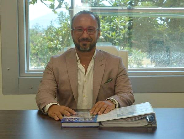 Profesör ile Sekreteri Bıçak Parası’ Aldığı İddiasıyla Tutuklandı