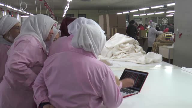 Kadın İşçiler, Anadolu Ajansının ‘Yılın Fotoğrafları’ Oylamasına Katıldı
