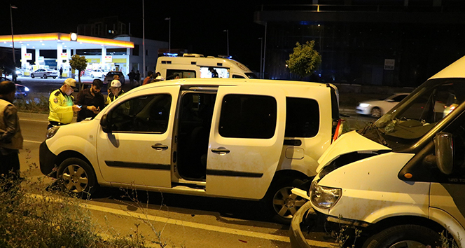 Sivas’ta trafik kazası: 2’si polis 3 yaralı