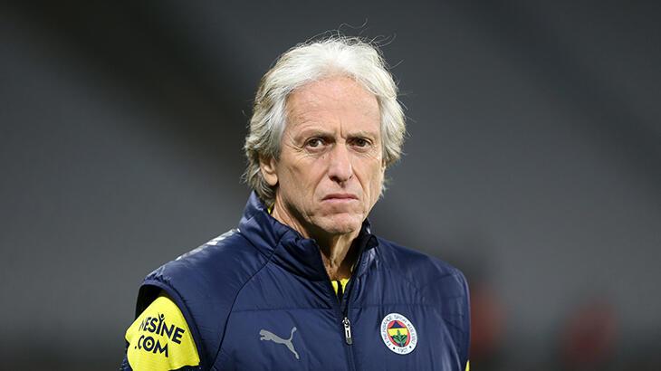 Fenerbahçe’de Jorge Jesus’tan 2 stoperle devam kararı