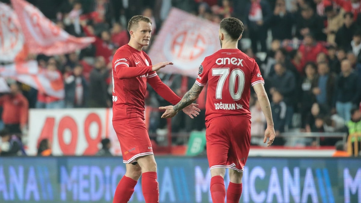 Antalyaspor, Ümraniyespor’u son dakika golüyle yendi