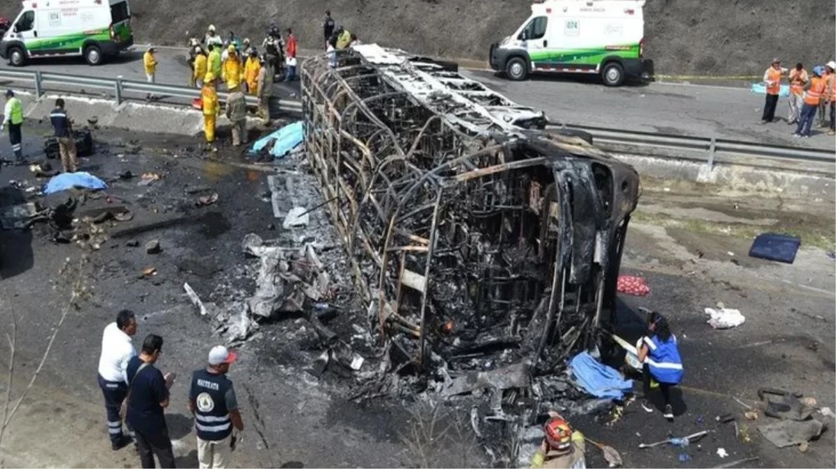 Meksika’da yolcu otobüsü uçuruma yuvarlandı! 25 kişi öldü, 17 kişi yaralandı