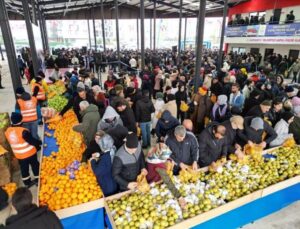 Sultanbeyli Belediyesi, Anaokulu Öğrencilerine Vitamin Fileleri Armağan Etti