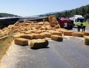 Denizli-Manisa Karayolu Bozalan Mahallesi’nde Tır Devrildi