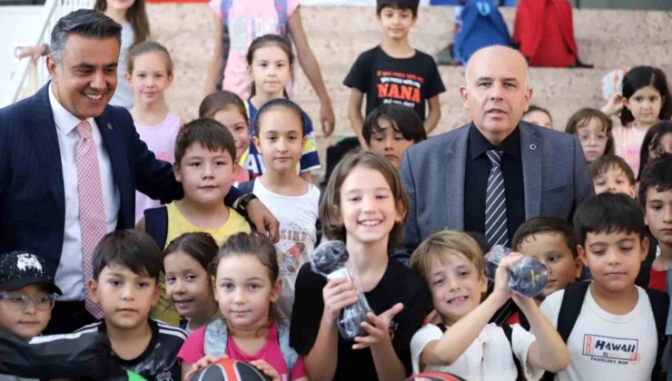 Denizli’de Özel Eğitim Okullarına Spor Gereçleri Dağıtıldı