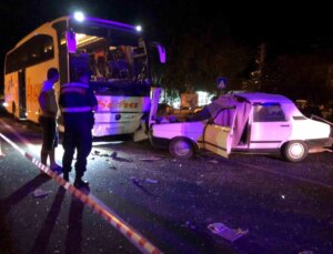Denizli’de yolcu otobüsü ile araba çarpıştı: 1 meyyit