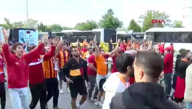 Galatasaray Taraftarları Fenerbahçe Derbisi İçin Kadıköy’de